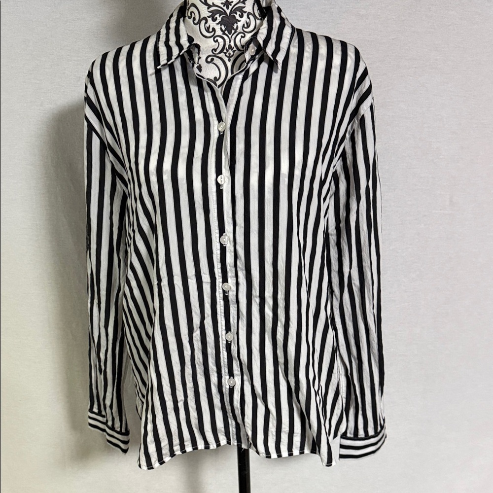 Jane and Delancey Black and White Striped Button Down Shirt Rayon Blend Large